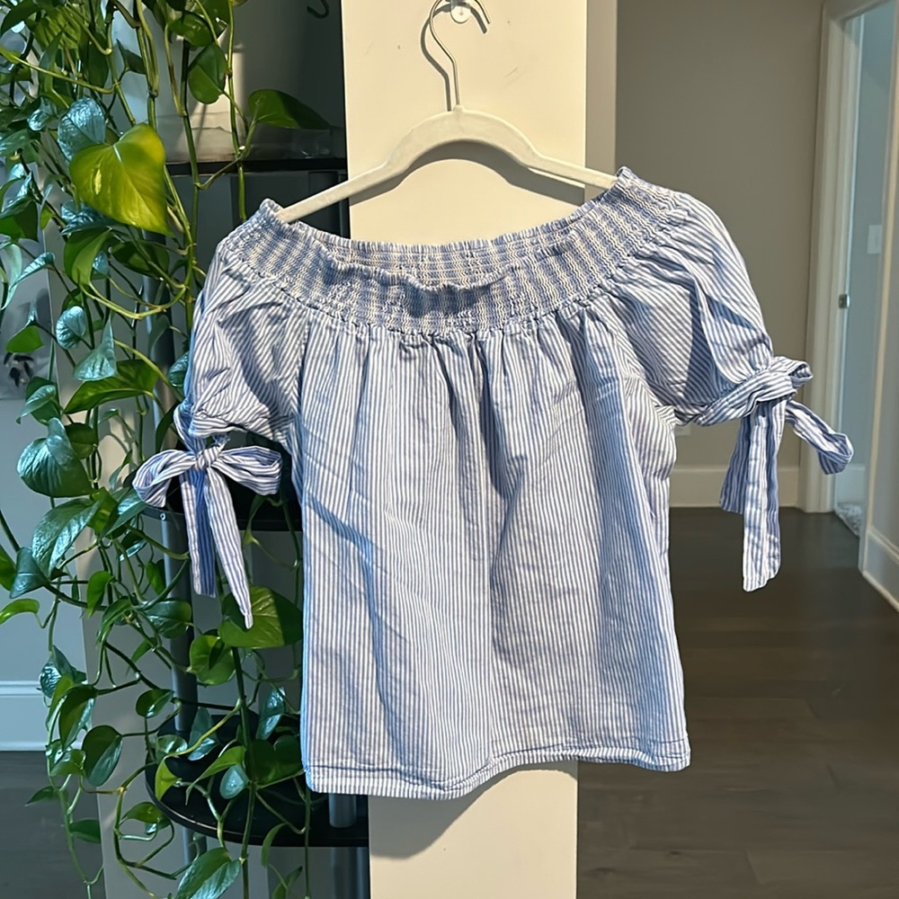 Sumer top with bows!